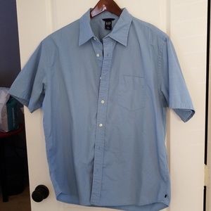 Gap button down short slave shirt. Size L.